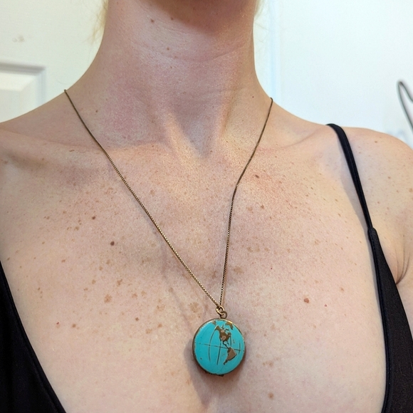 Antique Brass Globe Locket 🌎 - Picture 7 of 7